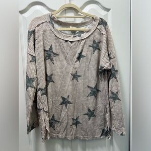 NWOT Fantastic Fawn lightweight thermal star top in size medium